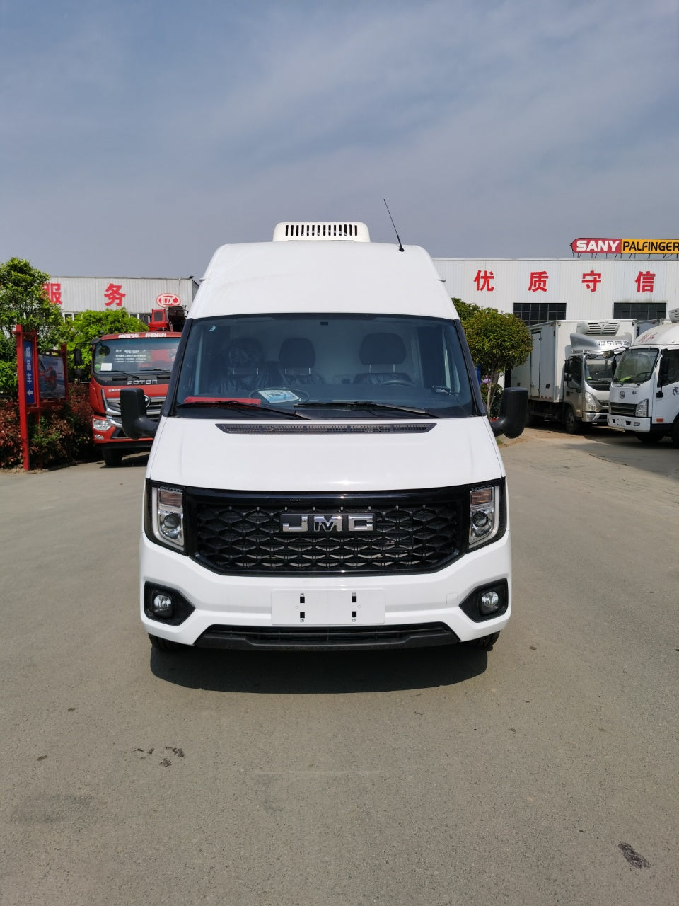 JMC Long-base High Top Refrigerated Truck