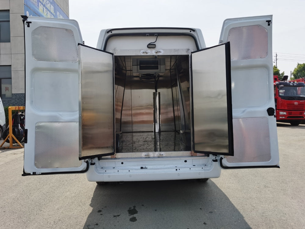 JMC Long-base High Top Refrigerated Truck