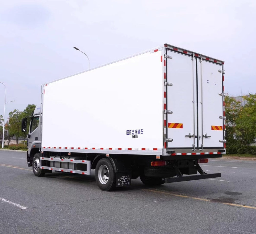 FOTON 6.8m E6 300HP Refrigerated Truck