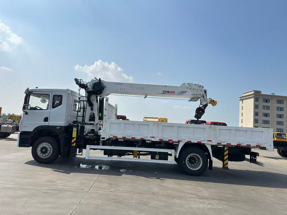 DongFeng 4×2 8T Telescopic Boom Crane